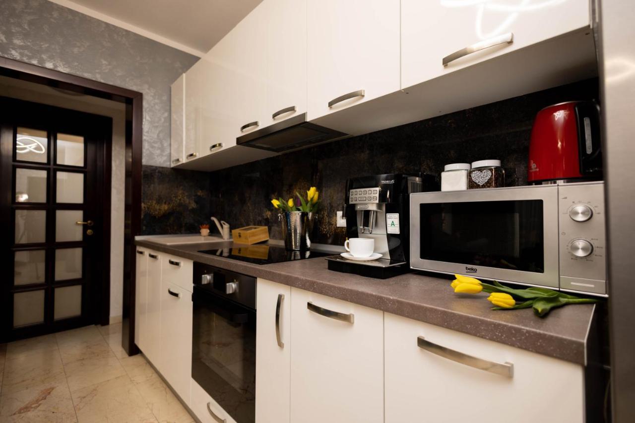 Central Apartament 3 Iasi Buitenkant foto