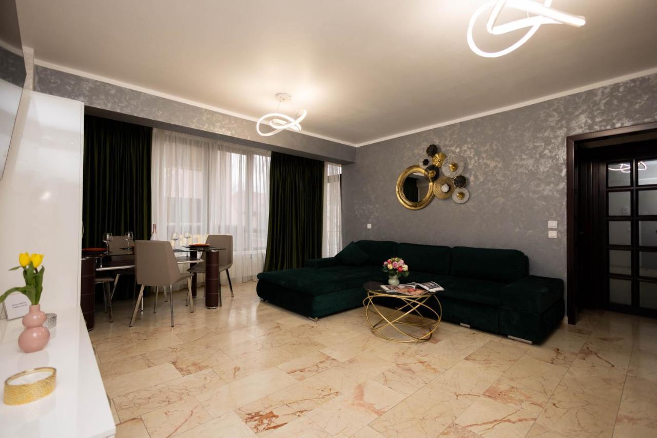 Central Apartament 3 Iasi Buitenkant foto
