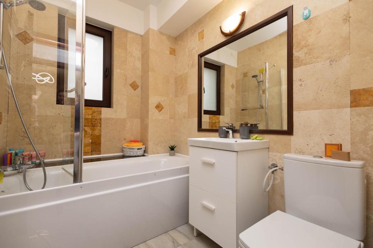 Central Apartament 3 Iasi Buitenkant foto