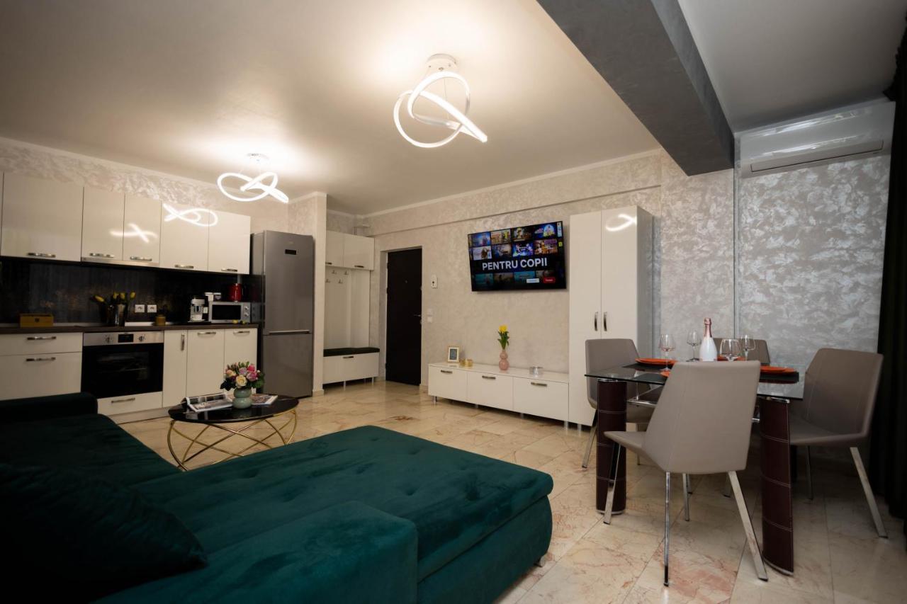 Central Apartament 3 Iasi Buitenkant foto